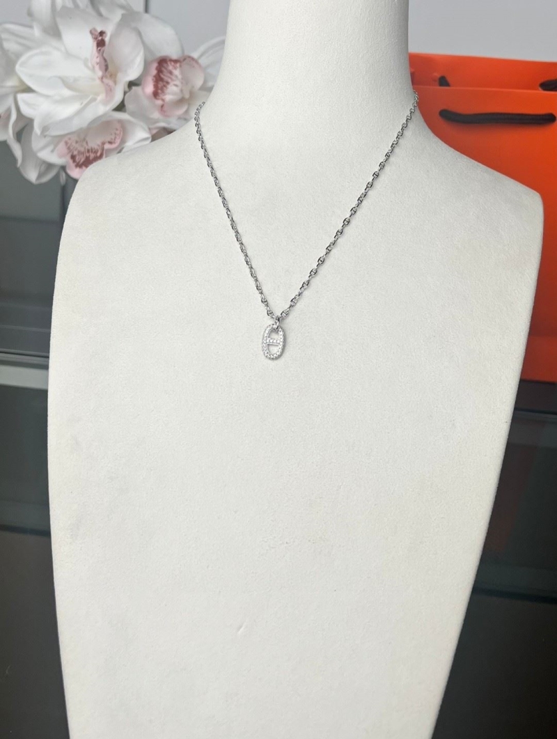 H**me5 necklaces